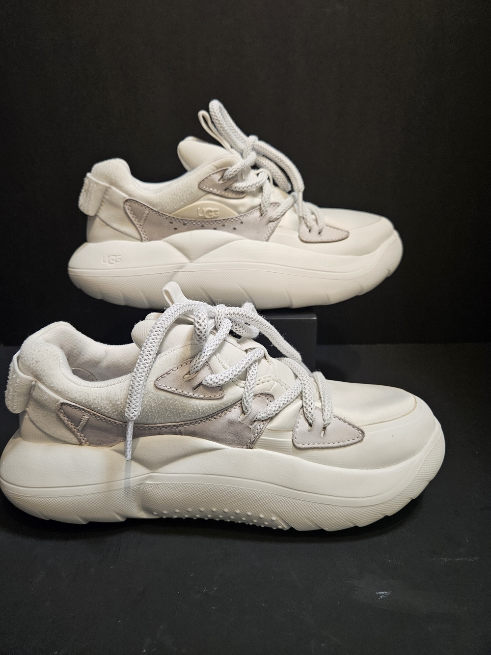 UGG LA Cloud Lace Sneakers Women's Lightweight Platform Shoes White Grey Sz 7 - Picture 3 of 17